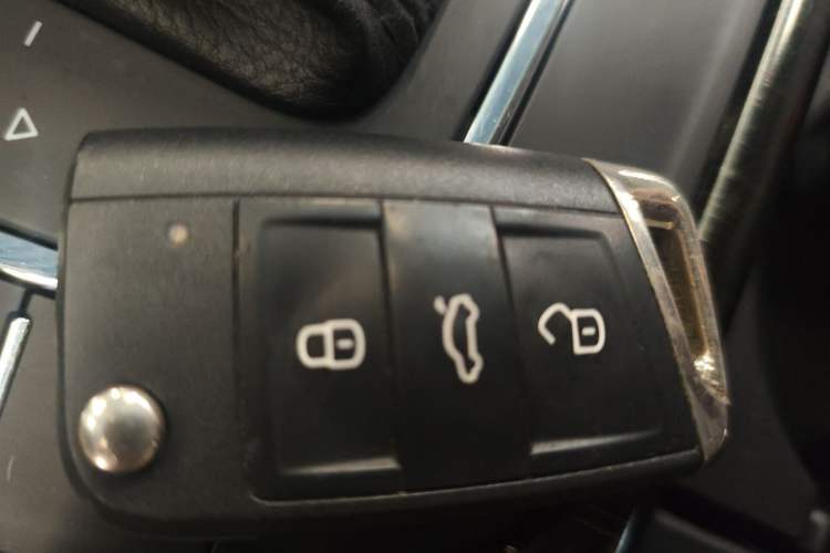 Used Volkswagen Lamando 2018 230TSI DSG Fashion Edition Vehicle Key