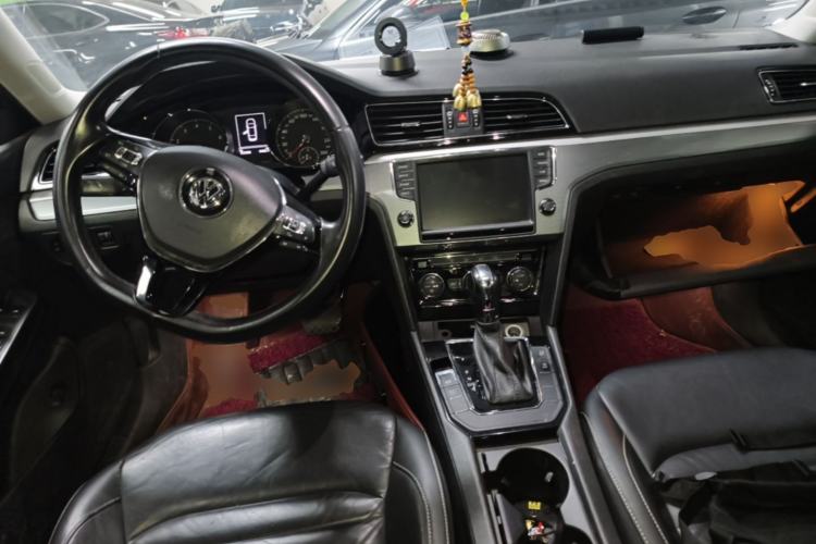 Used Volkswagen Lamando 2018 280TSI DSG Comfort Edition Center Console