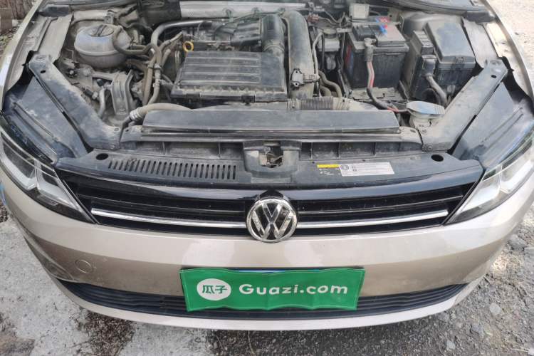 Used Volkswagen Lamando 2018 230TSI Manual Trend Edition Engine Bay