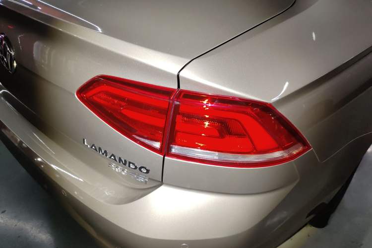 Used Volkswagen Lamando 2018 280TSI DSG Comfort Edition Exterior 6