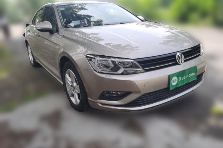 Used Volkswagen Lamando 2018 230TSI Manual Trend Edition Front Right 45 Deg