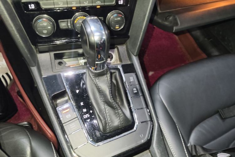 Used Volkswagen Lamando 2018 280TSI DSG Comfort Edition Gear Lever