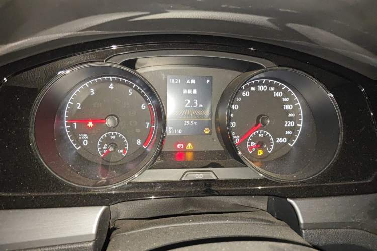 Used Volkswagen Lamando 2018 280TSI DSG Luxury Edition Instrument Cluster