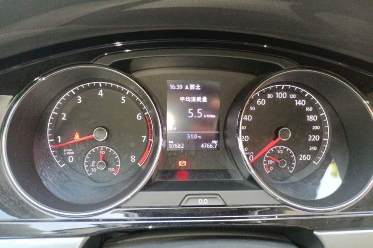 Used Volkswagen Lamando 2018 280TSI Manual Comfort Edition Instrument Cluster