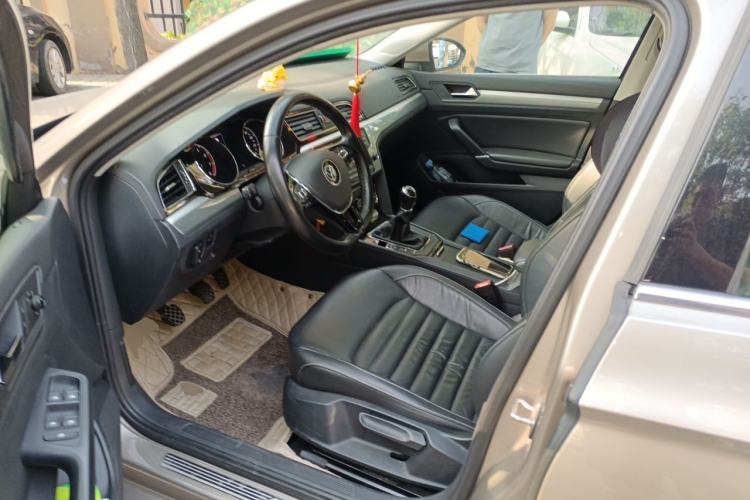 Used Volkswagen Lamando 2018 280TSI Manual Comfort Edition Left Front Seat