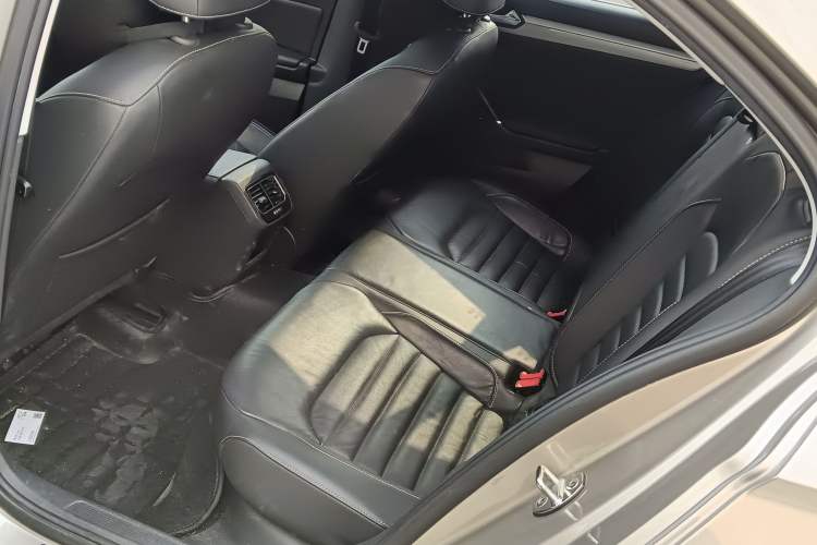 Used Volkswagen Lamando 2018 280TSI DSG Comfort Edition Left Rear Seat