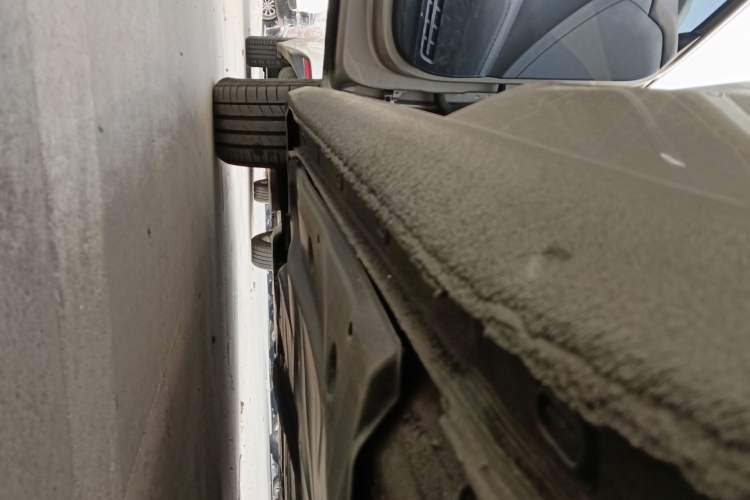 Used Volkswagen Lamando 2018 280TSI DSG Comfort Edition Left Side Sill