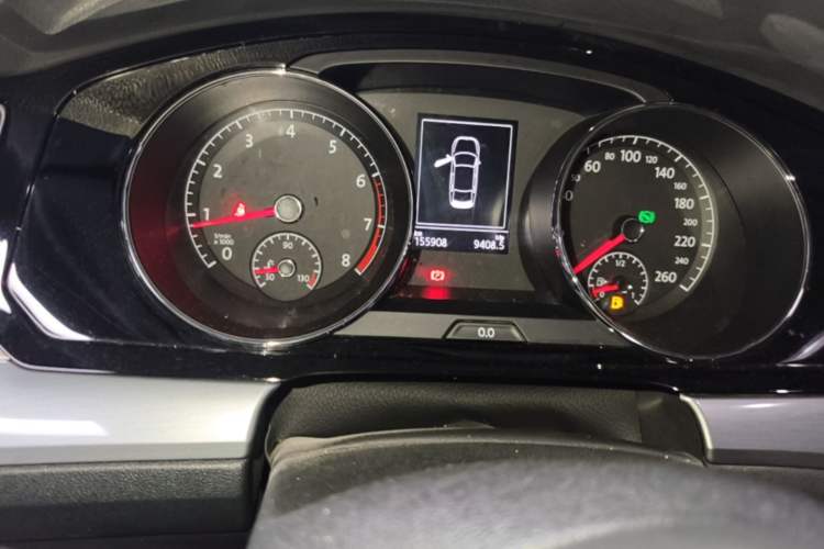 Used Volkswagen Lamando 2018 280TSI DSG Comfort Edition Odometer Close Up