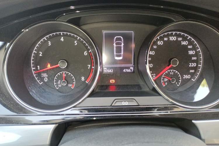 Used Volkswagen Lamando 2018 280TSI Manual Comfort Edition Odometer Close Up