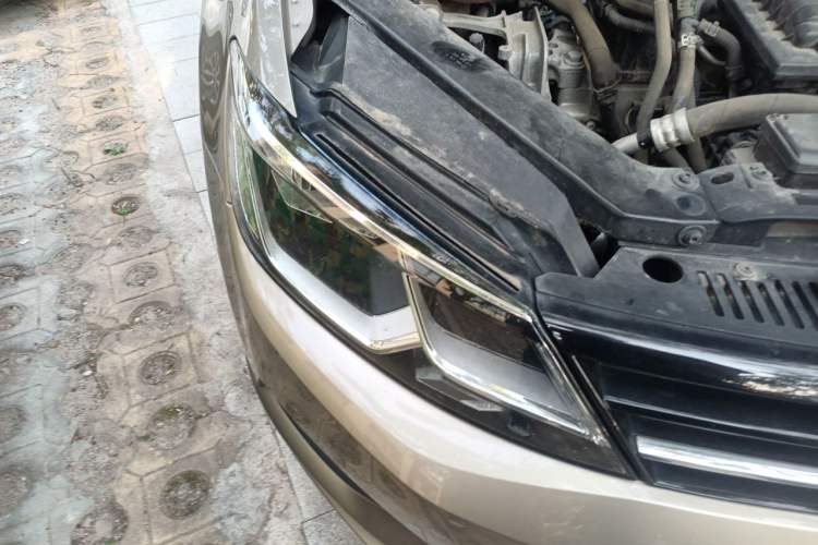 Used Volkswagen Lamando 2018 280TSI Manual Comfort Edition Right Front Headlight