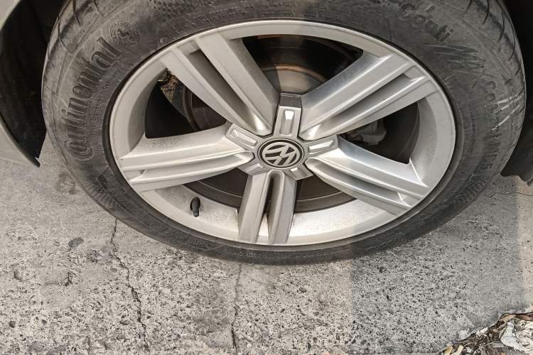 Used Volkswagen Lamando 2018 280TSI DSG Comfort Edition Right Rear Wheel Hub