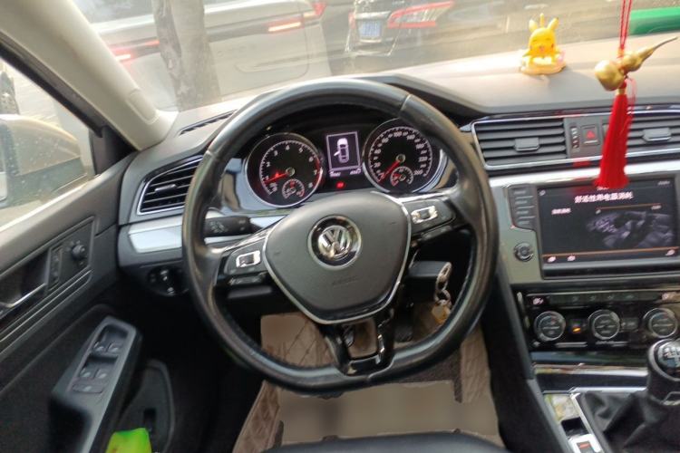 Used Volkswagen Lamando 2018 280TSI Manual Comfort Edition Steering Wheel