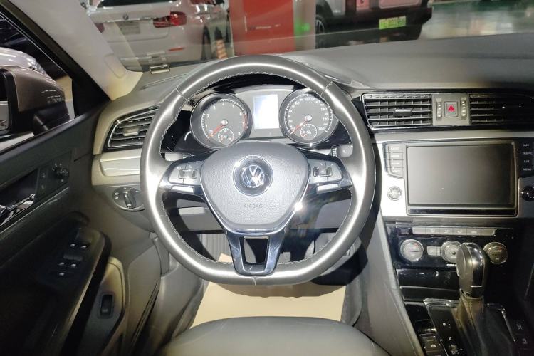 Used Volkswagen Lamando 2018 280TSI DSG Comfort Edition Steering Wheel