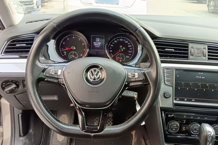 Used Volkswagen Lamando 2018 280TSI DSG Comfort Edition Steering Wheel