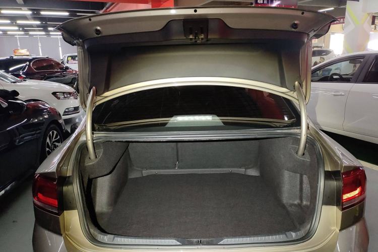 Used Volkswagen Lamando 2018 280TSI DSG Comfort Edition Trunk