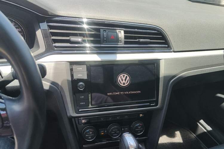 Used Volkswagen Lamando 2019 280TSI DSG Comfort Edition China V Standard Audio And AC Panel