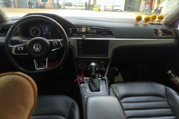 Used Volkswagen Lamando 2019 280TSI DSG Comfort Edition China V Standard Center Console