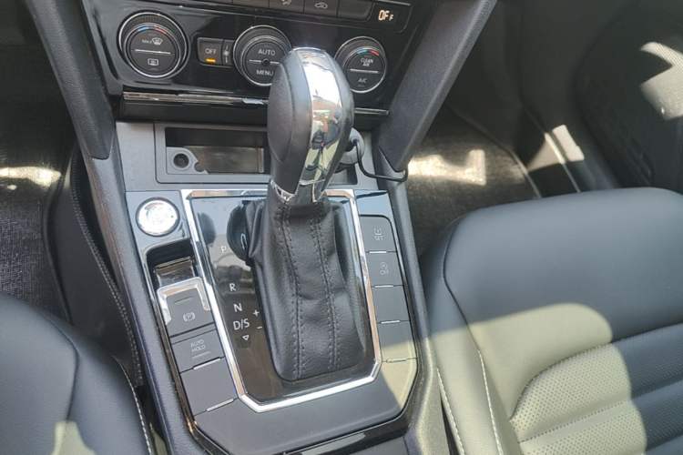 Used Volkswagen Lamando 2019 280TSI DSG Comfort Edition China V Standard Gear Lever