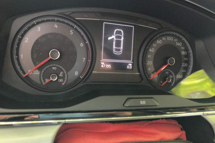 Used Volkswagen Lamando 2019 280TSI DSG Comfort Edition China V Standard Odometer Close Up