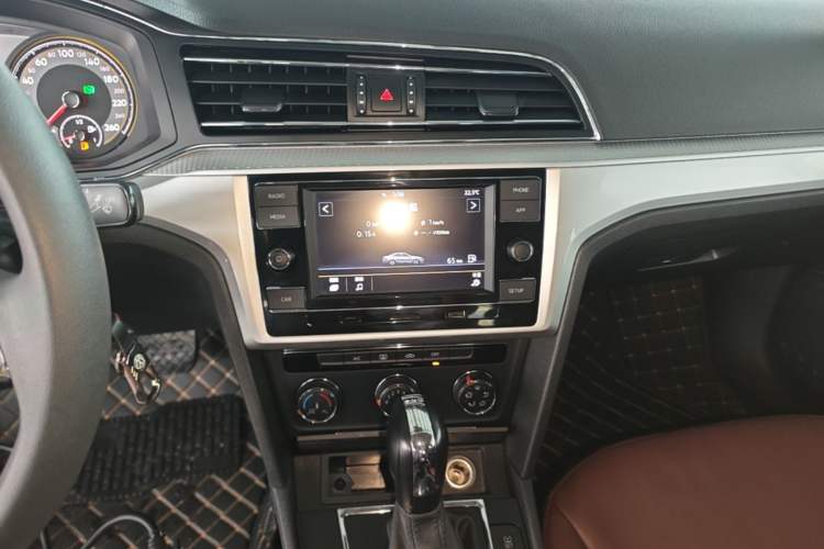 Used Volkswagen Lamando 2019 230TSI DSG Fashion Edition China VI Audio And AC Panel
