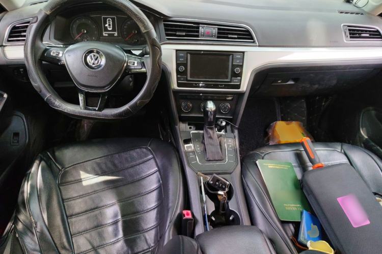 Used Volkswagen Lamando 2019 230TSI DSG Fashion Edition China V Standard Center Console