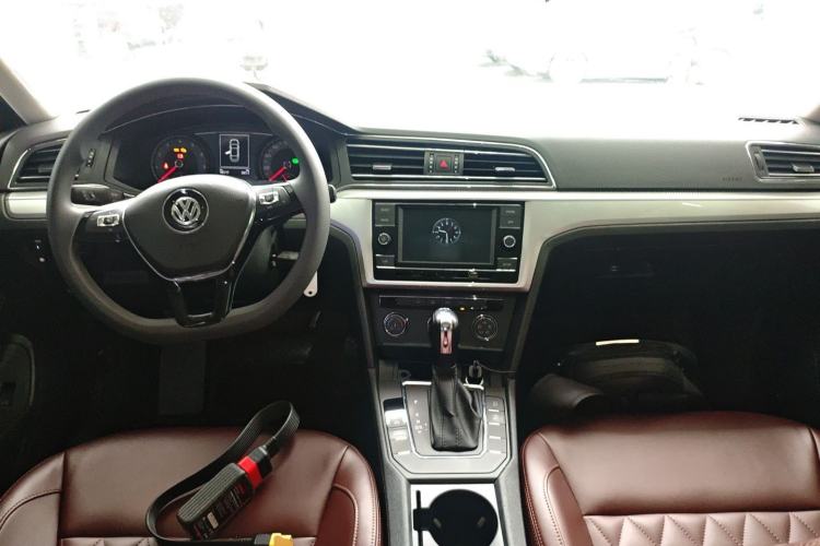 Used Volkswagen Lamando 2019 230TSI DSG Vision Edition China VI Standard Center Console