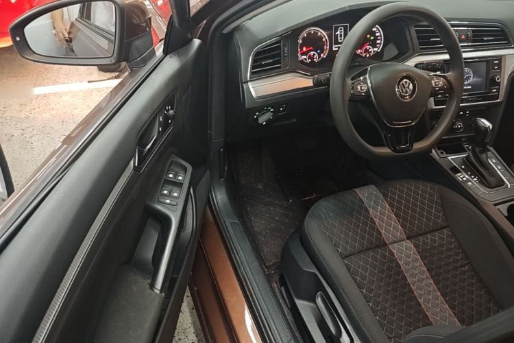 Used Volkswagen Lamando 2019 230TSI DSG Fashion Edition China V Standard Driver Seat
