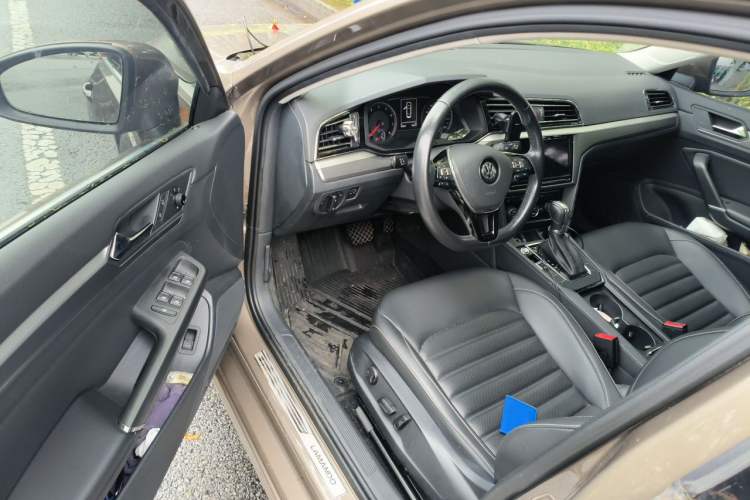 Used Volkswagen Lamando 2019 280TSI DSG Comfort Edition China VI standard Driver Seat