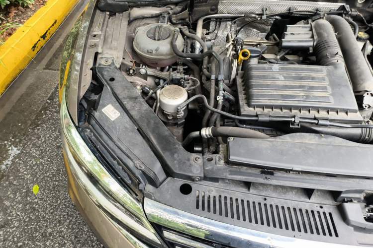 Used Volkswagen Lamando 2019 280TSI DSG Comfort Edition China VI standard Engine Bay Right