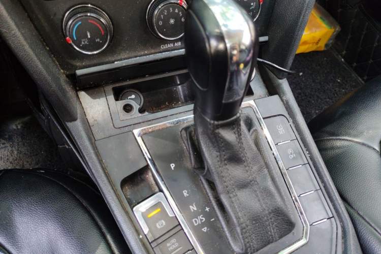 Used Volkswagen Lamando 2019 230TSI DSG Fashion Edition China V Standard Gear Lever