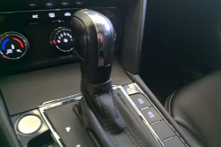 Used Volkswagen Lamando 2019 230TSI DSG Fashion Edition China V Standard Gear Lever