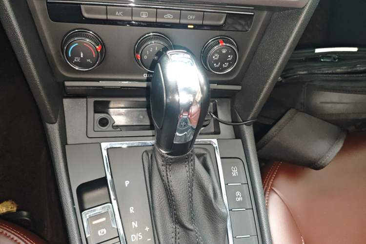 Used Volkswagen Lamando 2019 230TSI DSG Vision Edition China VI Standard Gear Lever