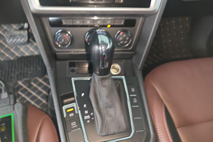 Used Volkswagen Lamando 2019 230TSI DSG Fashion Edition China VI Gear Lever
