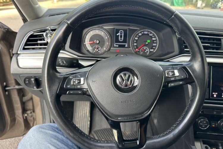 Used Volkswagen Lamando 2019 280TSI DSG Comfort Edition China VI standard Interior 10