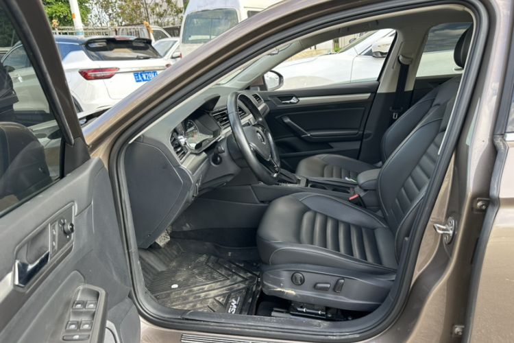 Used Volkswagen Lamando 2019 280TSI DSG Comfort Edition China VI standard Interior 8
