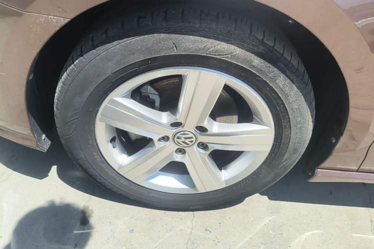 Used Volkswagen Lamando 2019 230TSI DSG Fashion Edition China V Standard Left Front Wheel Hub