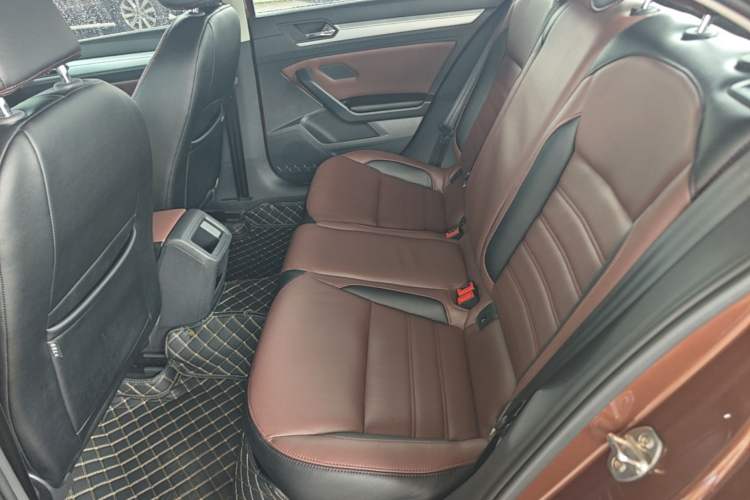 Used Volkswagen Lamando 2019 230TSI DSG Fashion Edition China VI Left Rear Seat