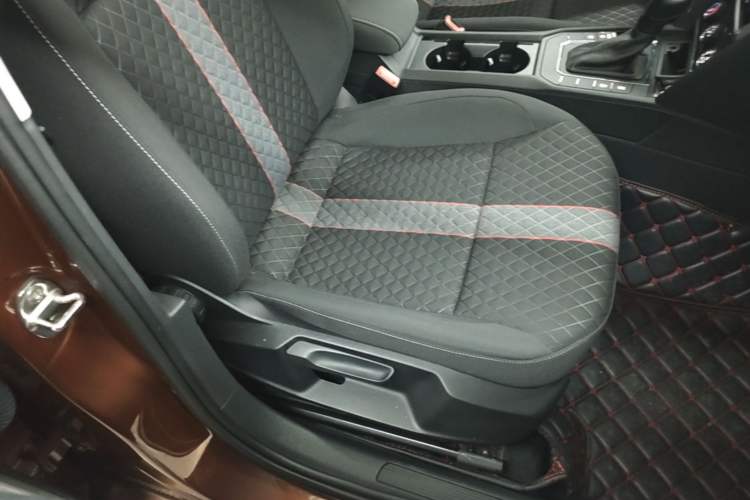Used Volkswagen Lamando 2019 230TSI DSG Fashion Edition China V Standard Right Front Seat