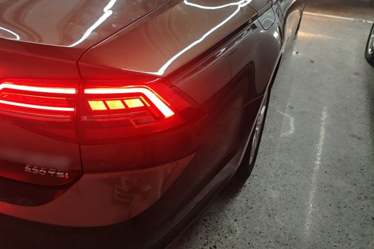 Used Volkswagen Lamando 2019 230TSI DSG Fashion Edition China V Standard Right Rear Taillight