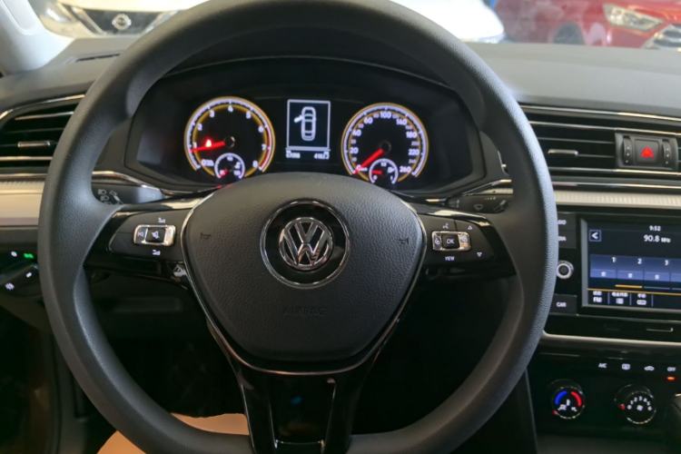 Used Volkswagen Lamando 2019 230TSI DSG Fashion Edition China V Standard Steering Wheel