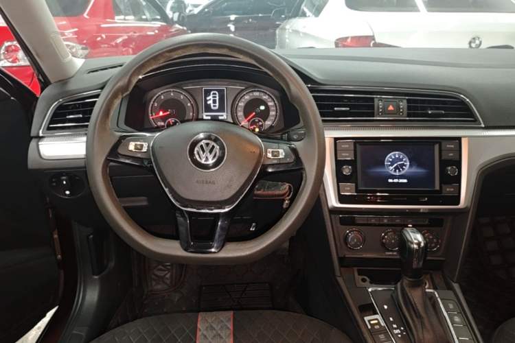 Used Volkswagen Lamando 2019 230TSI DSG Fashion Edition China V Standard Steering Wheel