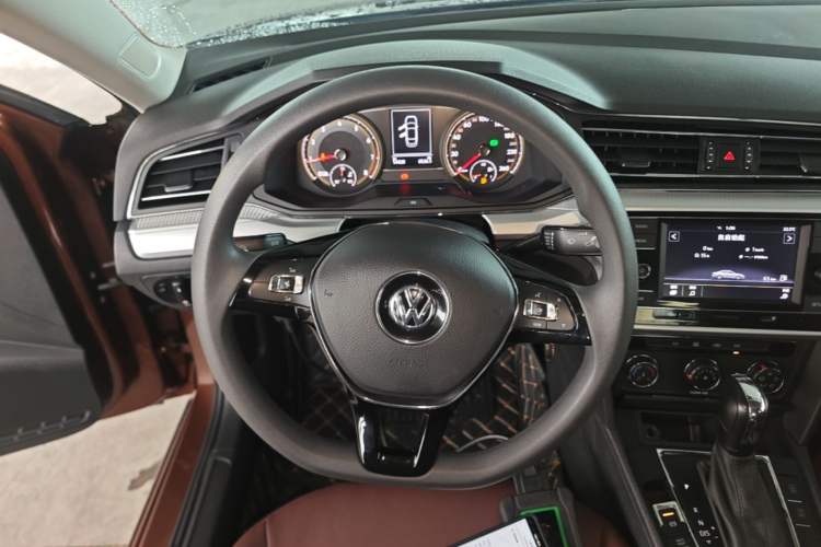 Used Volkswagen Lamando 2019 230TSI DSG Fashion Edition China VI Steering Wheel
