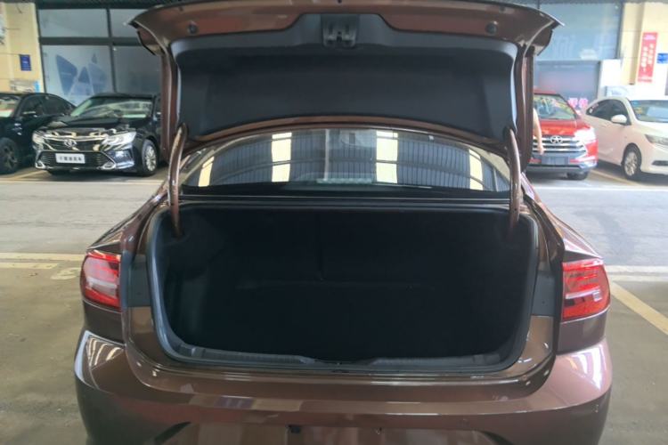 Used Volkswagen Lamando 2019 230TSI DSG Fashion Edition China V Standard Trunk