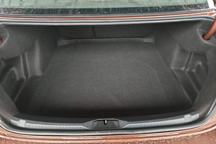 Used Volkswagen Lamando 2019 230TSI DSG Fashion Edition China VI Trunk