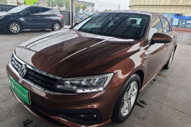 Ojetý Volkswagen Lamando 2019 230TSI DSG Fashion Edition China VI