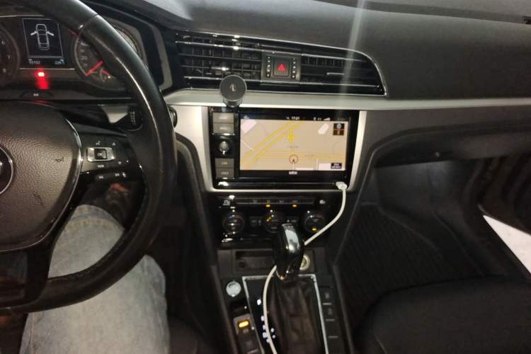 Used Volkswagen Lamando 2019 280TSI DSG Comfort Edition China V Standard Audio And AC Panel