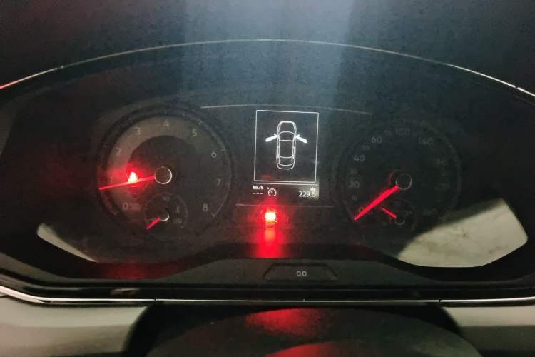 Used Volkswagen Lamando 2019 280TSI DSG Comfort Edition China V Standard Instrument Cluster