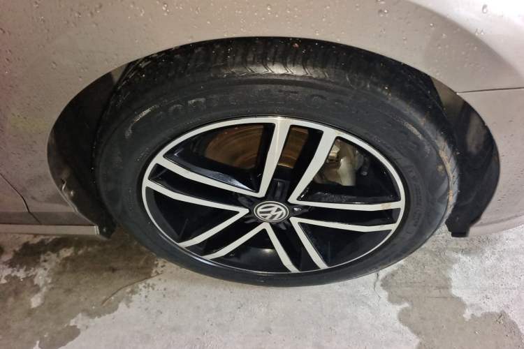 Used Volkswagen Lamando 2019 280TSI DSG Comfort Edition China V Standard Right Front Wheel Hub