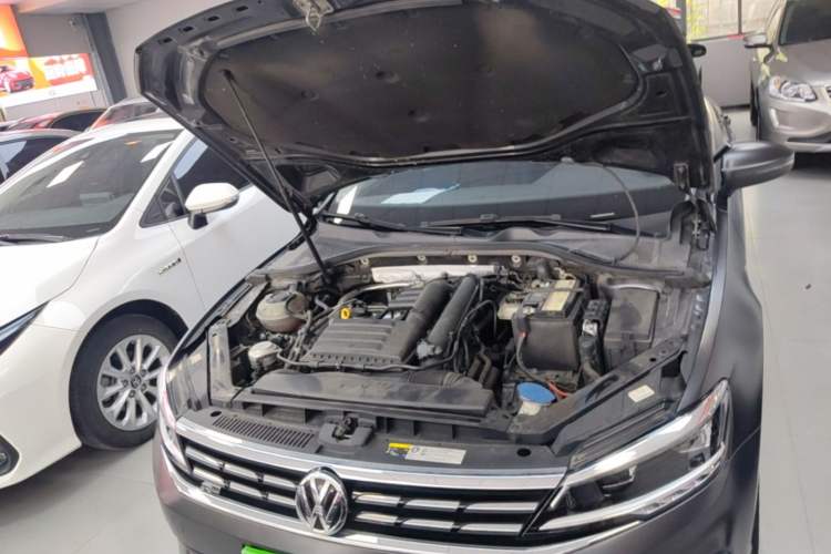 Used Volkswagen Lamando 2019 280TSI DSG Comfort Edition China VI standard Engine Bay