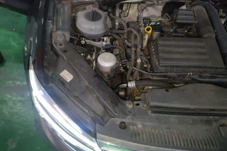 Used Volkswagen Lamando 2019 280TSI DSG Comfort Edition China VI standard Engine Bay Right